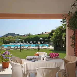 Apartment Corte Degli Olivi, Manerba del Garda