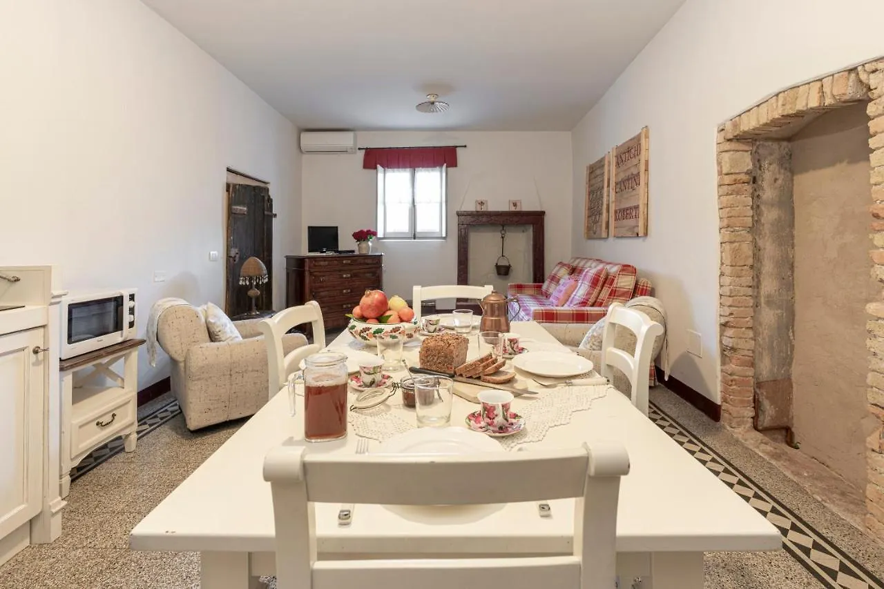 Apartment Appartamenti Drovandi Alla Pieve Vecchia Manerba del Garda